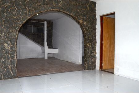 Sala de casa para alugar com 2 quartos, 187m² em Providência, Belo Horizonte