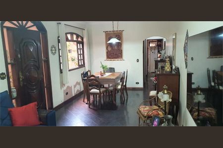 Casa à venda com 3 quartos, 120m² em Cupecê, São Paulo