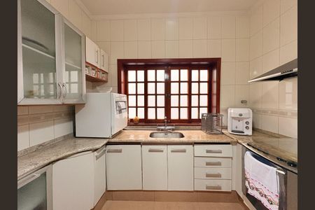 Casa à venda com 420m², 5 quartos e 4 vagasCozinha