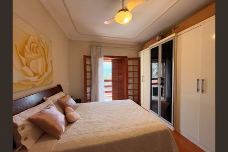 Casa à venda com 420m², 5 quartos e 4 vagasSuíte