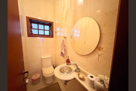 Casa à venda com 420m², 5 quartos e 4 vagasBanheiro Social