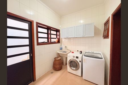 Casa à venda com 420m², 5 quartos e 4 vagasÁrea de Serviço