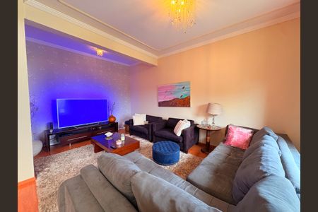 Casa à venda com 420m², 5 quartos e 4 vagasSala