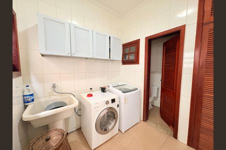 Casa à venda com 420m², 5 quartos e 4 vagasÁrea de Serviço