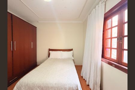 Casa à venda com 420m², 5 quartos e 4 vagasQuarto 5