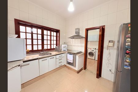 Casa à venda com 420m², 5 quartos e 4 vagasCozinha