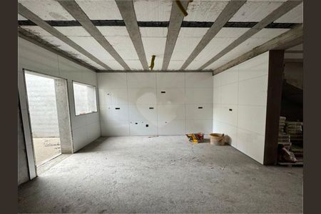 Casa à venda com 3 quartos, 147m² em Vila Camilópolis, Santo André