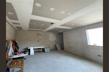 Casa à venda com 3 quartos, 147m² em Vila Camilópolis, Santo André