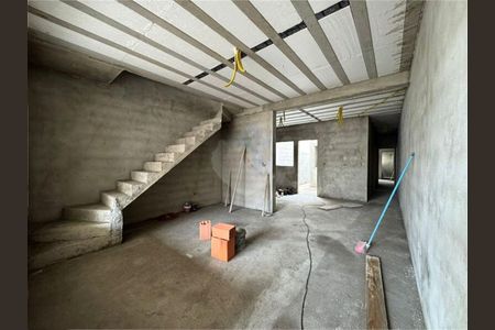 Casa à venda com 147m², 3 quartos e 4 vagas