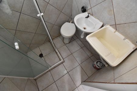 Banheiro de kitnet/studio para alugar com 1 quarto, 32m² em São Francisco, Curitiba