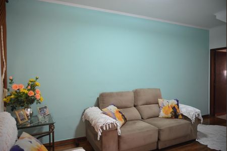 Casa à venda com 170m², 3 quartos e 2 vagasSala