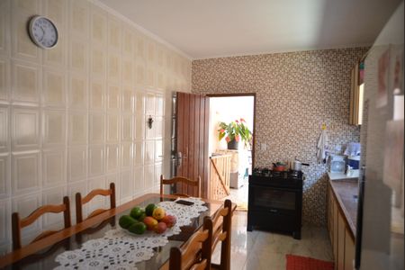 Casa à venda com 170m², 3 quartos e 2 vagasCozinha