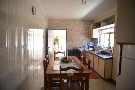 Casa à venda com 170m², 3 quartos e 2 vagasCozinha