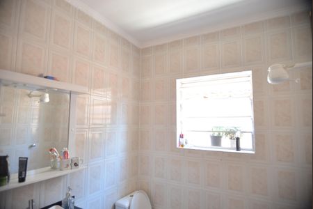 Casa à venda com 170m², 3 quartos e 2 vagasBanheiro Social