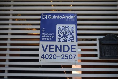 Casa à venda com 170m², 3 quartos e 2 vagasPlaca