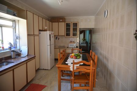 Casa à venda com 170m², 3 quartos e 2 vagasCozinha