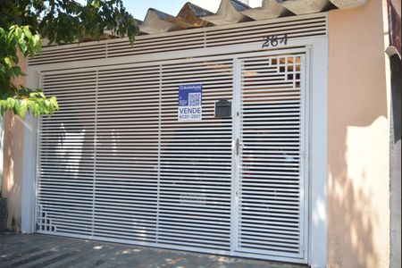 Casa à venda com 170m², 3 quartos e 2 vagasPlaca