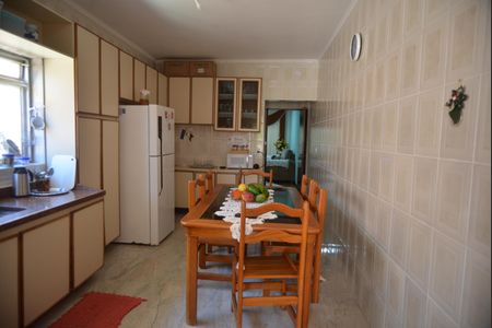 Casa à venda com 170m², 3 quartos e 2 vagasCozinha