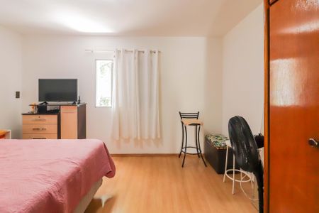 Casa à venda com 141m², 4 quartos e 3 vagas Casa à venda com 141m², 4 quartos e 3 vagasQuarto 2