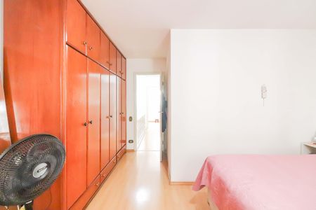 Casa à venda com 141m², 4 quartos e 3 vagas Casa à venda com 141m², 4 quartos e 3 vagasQuarto 2