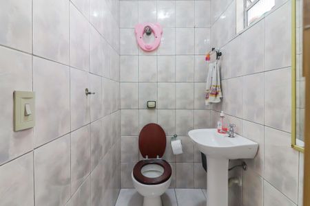 Casa à venda com 141m², 4 quartos e 3 vagas Casa à venda com 141m², 4 quartos e 3 vagasBanheiro de serviço