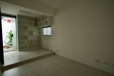 Suíte 1 - Com Quintal de casa para alugar com 2 quartos, 160m² em Pinheiros, São Paulo