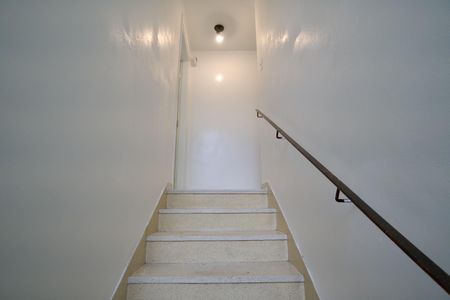 Casa para alugar com 160m², 2 quartos e 1 vagaEscada Sala / Suítes