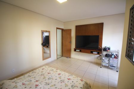 Casa à venda com 350m², 5 quartos e 2 vagasQuarto 1