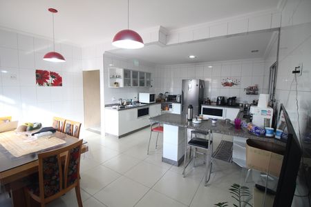 Casa à venda com 350m², 5 quartos e 2 vagasCozinha