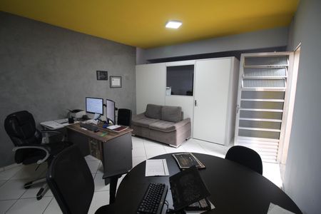 Casa à venda com 350m², 5 quartos e 2 vagasEscritório