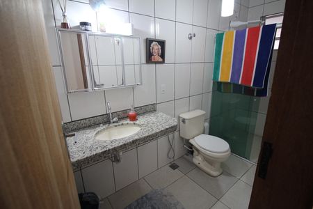 Casa à venda com 350m², 5 quartos e 2 vagasBanheiro 2