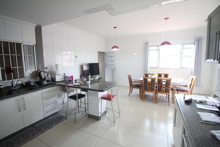 Casa à venda com 350m², 5 quartos e 2 vagasCozinha