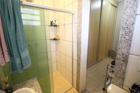 Casa à venda com 350m², 5 quartos e 2 vagasSuite Quarto 1