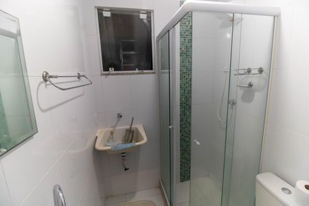Banheiro de kitnet/studio para alugar com 1 quarto, 30m² em Centro, Niterói