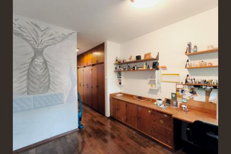 Casa à venda com 780m², 4 quartos e 8 vagasSuíte 3