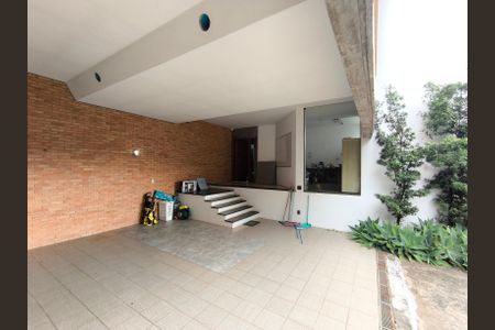 Casa à venda com 780m², 4 quartos e 8 vagasExterior e Garagem