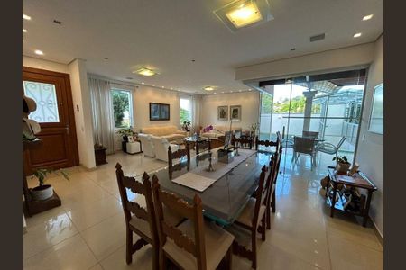 Casa à venda com 4 quartos, 264m² em Mangabeiras, Belo Horizonte