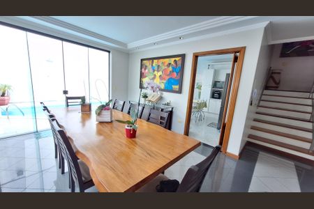 Casa à venda com 380m², 4 quartos e 6 vagas