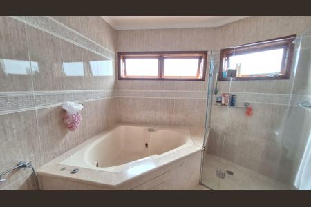 Casa à venda com 380m², 4 quartos e 6 vagas