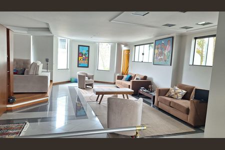 Casa à venda com 380m², 4 quartos e 6 vagas