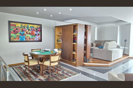 Casa à venda com 380m², 4 quartos e 6 vagas