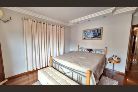 Casa à venda com 380m², 4 quartos e 6 vagas