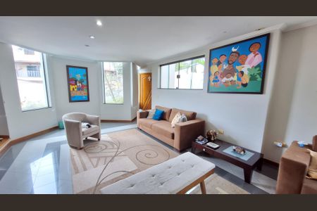 Casa à venda com 380m², 4 quartos e 6 vagas