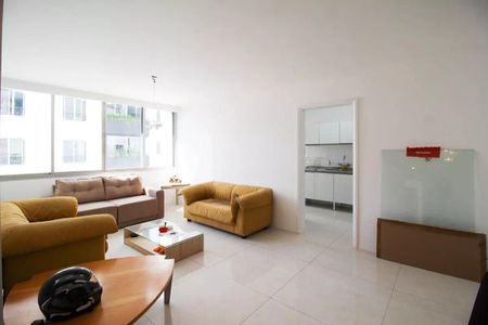 Apartamento à venda com 3 quartos, 130m² em Moema, São Paulo
