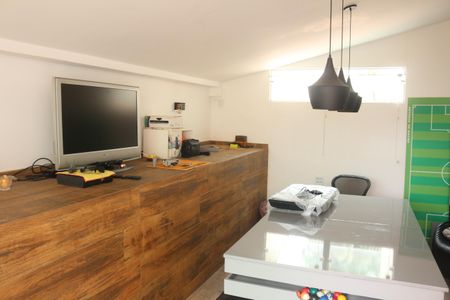 Apartamento à venda com 110m², 2 quartos e 2 vagasQuintal