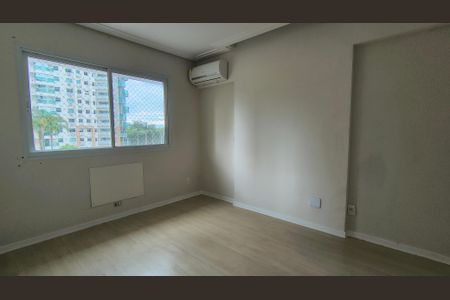 Apartamento à venda com 108m², 3 quartos e 2 vagas Apartamento à venda com 108m², 3 quartos e 2 vagasSuíte