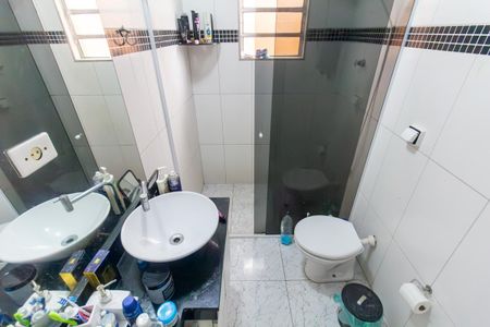 Casa à venda com 225m², 4 quartos e 2 vagas Casa à venda com 225m², 4 quartos e 2 vagasBanheiro 2