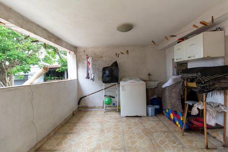 Casa à venda com 225m², 4 quartos e 2 vagas Casa à venda com 225m², 4 quartos e 2 vagasÁrea de Serviço