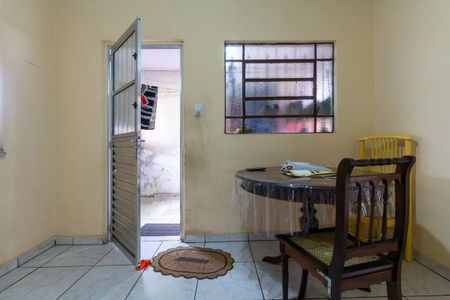 Casa à venda com 225m², 4 quartos e 2 vagas Casa à venda com 225m², 4 quartos e 2 vagasCozinha 1