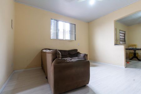 Casa à venda com 225m², 4 quartos e 2 vagas Casa à venda com 225m², 4 quartos e 2 vagasSala